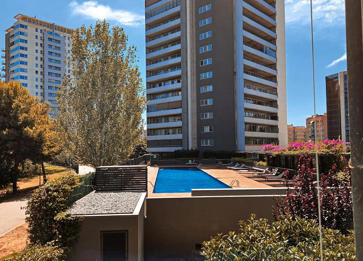 Bright & Fully Equipped 2Br Apartment, 3 Min From Beach, Surrounded By Parks Barcelona